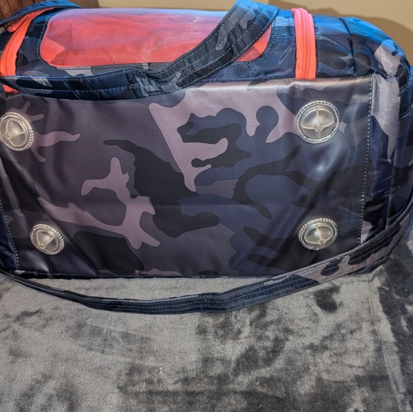 LUG - Propeller - Camo Navy w/watermelon / orangish accents - Picture 9 of 9